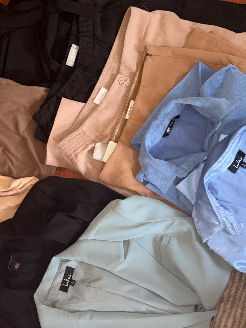 10-Piece Women's Workwear Capsule Wardrobe Lot Aritzia Everlane Halogen Lulus
